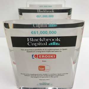 Blackbrook Acrylic Oval Tombstone with Card Encapsulated Inside